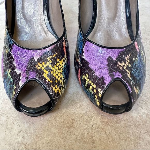 J Renee Luxe Colorful Snakeskin Peep Toe Heels Pumps with Red Bottoms Size 9 - Picture 5 of 10
